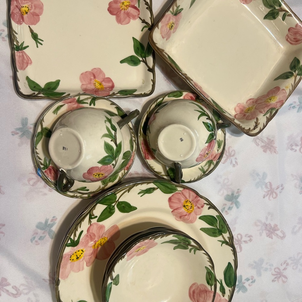 Desert Rose dinnerware setting for 4- Vintage